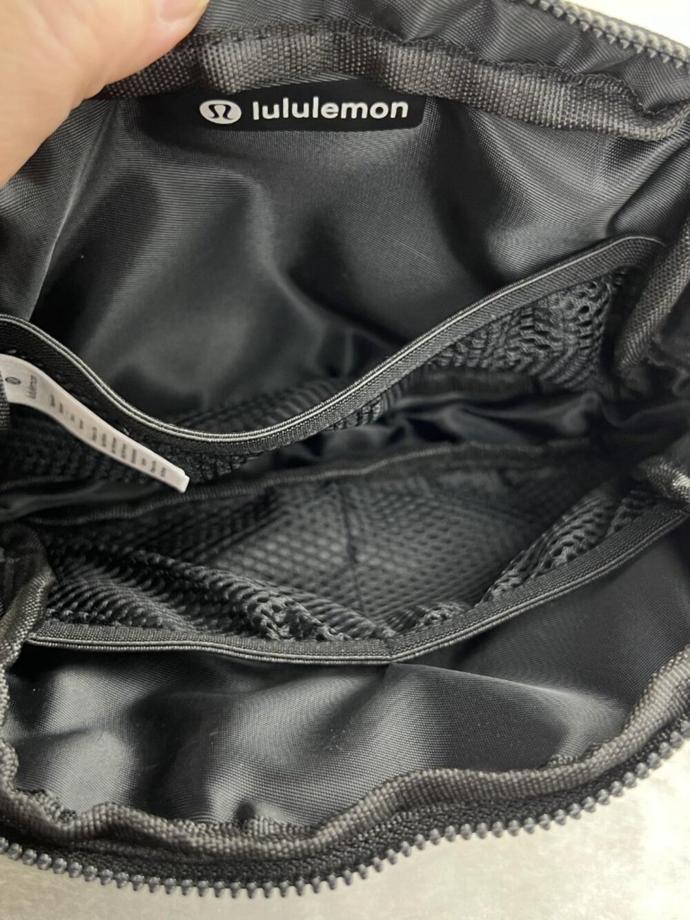 Lululemon Everywhere Belt bag - Picture 2 of 11